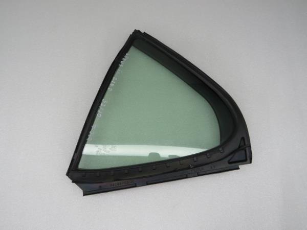 Vidrio triangular puerta Trasero Izquierdo LEXUS IS II (GSE2_, ALE2_, USE2_)