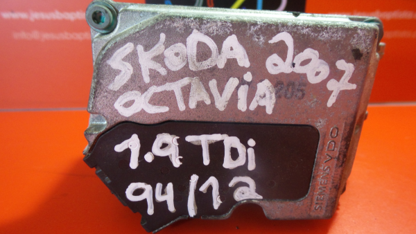 Moteur de papillon d’admission SKODA Octavia II Hatchback (1Z3)