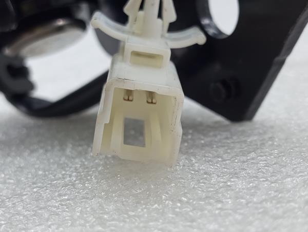 Left front seatbelt pretensioner MAZDA 6 Station Wagon (GJ, GL) Imagem-3