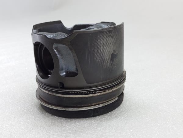 Piston de moteur LAND ROVER Range Rover Evoque (L538) Imagem-1