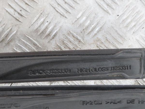 Roof Bars VOLVO V60 I (155) Imagem-6