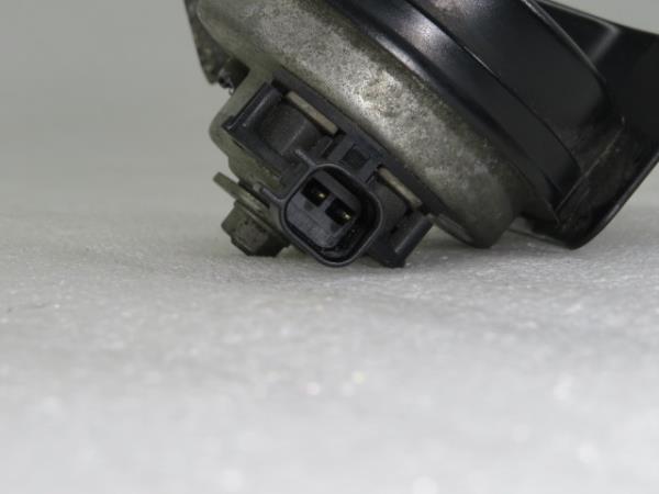 Horn VOLVO V40 Hatchback Imagem-1