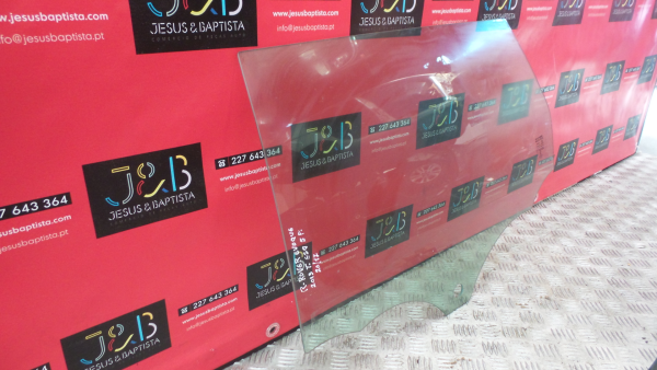 Left rear door glass LAND ROVER Range Rover Evoque (L538)
