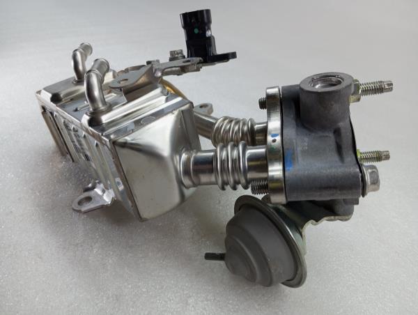 Radiador de gases / EGR TOYOTA Auris Touring Sports (_E18_) Imagem-1