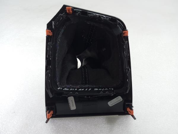 Dashboard trim TOYOTA Auris Touring Sports (_E18_) Imagem-3