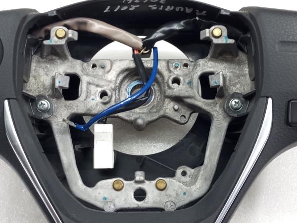 Steering wheel TOYOTA Auris Touring Sports (_E18_) Imagem-7