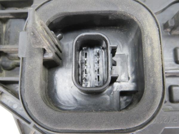 Left light bulb cover holder  PEUGEOT Boxer Imagem-4