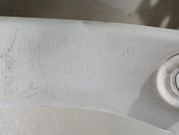 Plastica generica FORD Focus III Carrinha Imagem-4