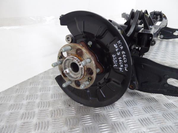 Assale posteriore a tamburo KIA Ceed Sportswagon (CD) Imagem-1