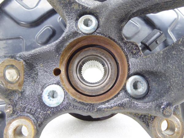 Left front steering knuckle VOLKSWAGEN Golf VII Variant (BA5, BV5) Imagem-1