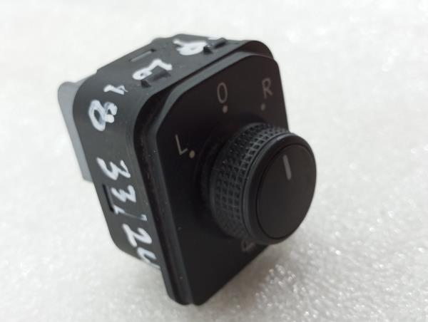 Botão / interruptor electromecânico / relé SKODA Kodiaq (NS7) Imagem-2