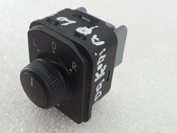 Botão / interruptor electromecânico / relé SKODA Kodiaq (NS7) Imagem-1