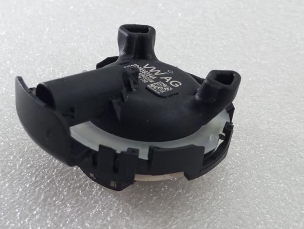 Botão / interruptor electromecânico / relé SKODA Kodiaq (NS7) Imagem-1