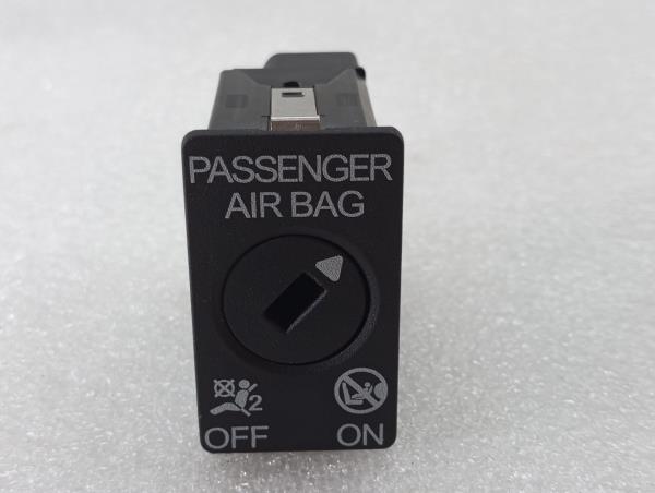 Botão / interruptor electromecânico / relé SKODA Kodiaq (NS7)