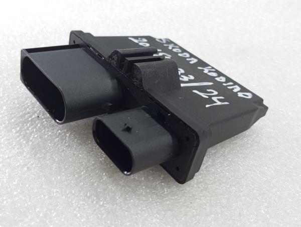 Botão / interruptor electromecânico / relé SKODA Kodiaq (NS7) Imagem-1