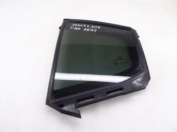 Left rear triangle window MAZDA 3 (BM)