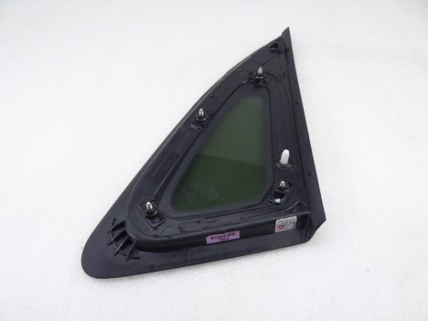 Vitre triangulaire arrière gauche HYUNDAI Kauai (OS) Imagem-4