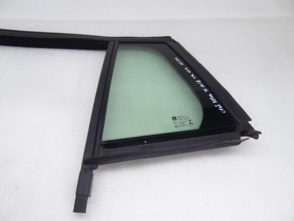 Left rear triangle window OPEL Astra K Sports Tourer Imagem-1
