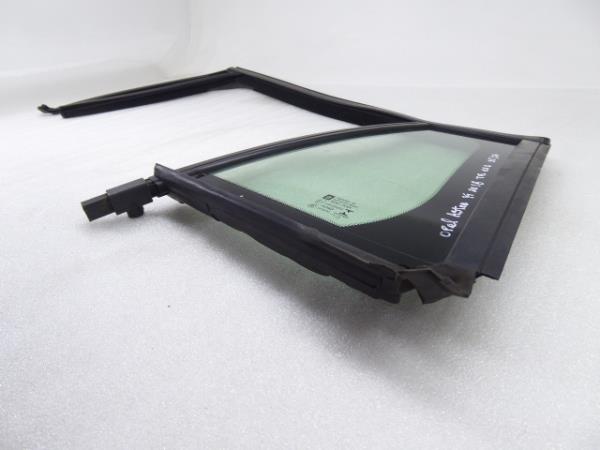 Left rear triangle window OPEL Astra K Sports Tourer Imagem-5