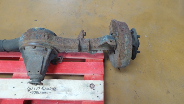 Rear axle with drum brakes LAND ROVER Range Rover II (P38A) Imagem-1