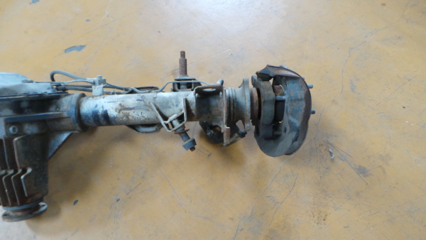 Rear axle with drum brakes OPEL Frontera A Sport Imagem-1