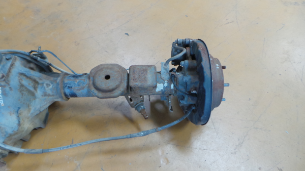 Rear axle with drum brakes OPEL Frontera A Sport Imagem-1