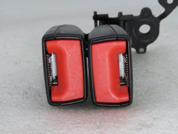 Prétensionneur de ceinture avant gauche VOLKSWAGEN Golf VII Variant (BA5, BV5) Imagem-1