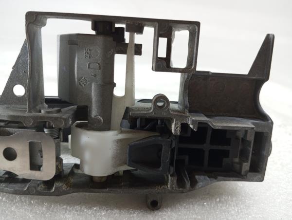 Poignée de porte arrière Droite PEUGEOT 3008 I (0U_) Imagem-5