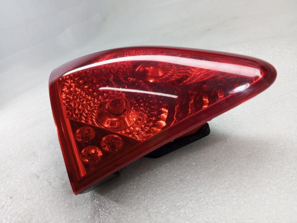 Rückleuchte Kofferraum links PEUGEOT 3008 I (0U_) Imagem-4