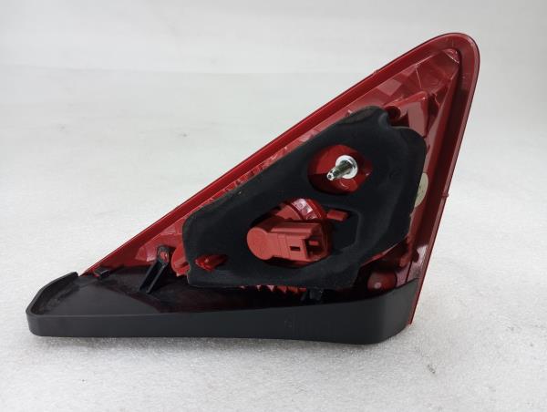 Piloto derecho del maletero PEUGEOT 3008 I (0U_) Imagem-1