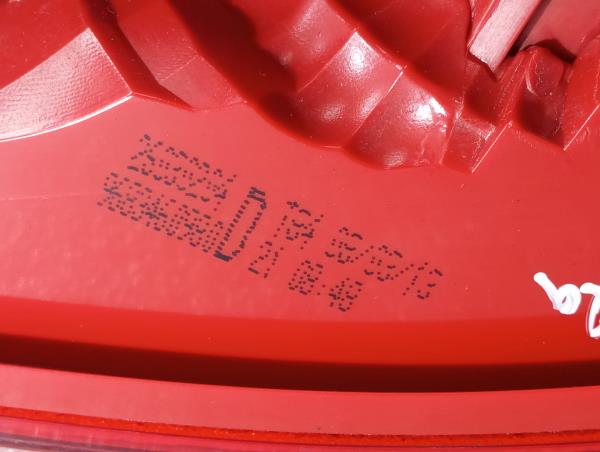 Piloto derecho del maletero PEUGEOT 3008 I (0U_) Imagem-3