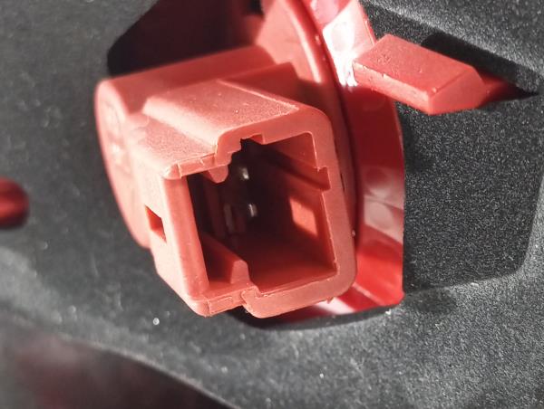 Piloto derecho del maletero PEUGEOT 3008 I (0U_) Imagem-2