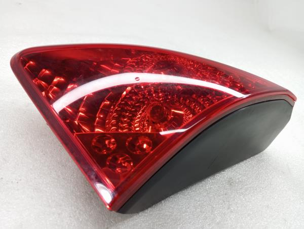 Piloto derecho del maletero PEUGEOT 3008 I (0U_) Imagem-4