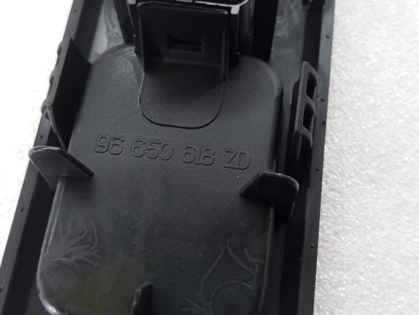 Fensterhebersteuerung vorn rechts PEUGEOT 3008 I (0U_) Imagem-3