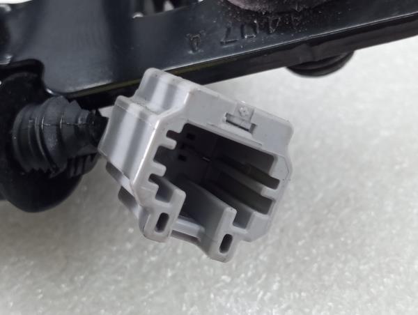 Gurtstraffer vorne rechts FIAT Tipo Wagon (358_) Imagem-3