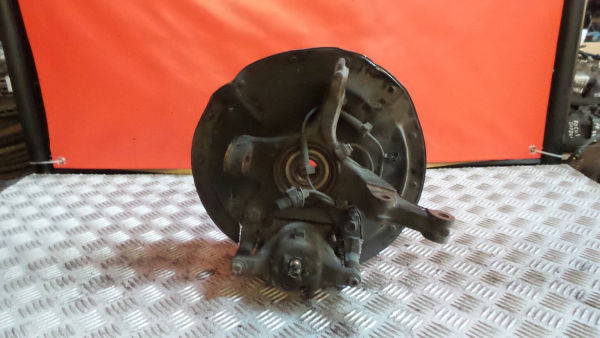 Fusée avant gauche HONDA Civic VIII Hatchback (FN_, FK_)