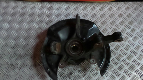 Fusée avant gauche HONDA Civic VIII Hatchback (FN_, FK_)