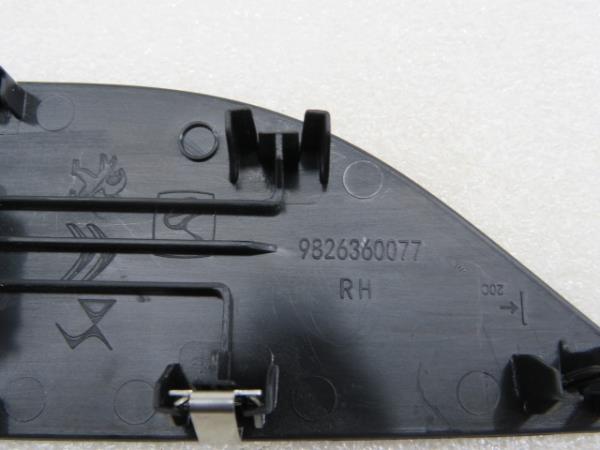 Mando / interruptor elevalunas delantero derecho PEUGEOT 2008 II (U_) Imagem-3