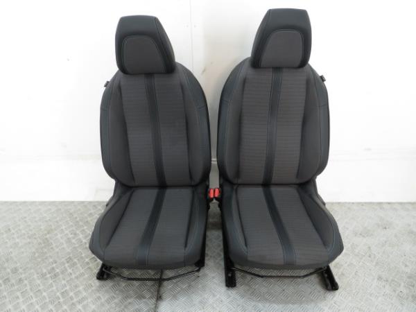 Seats set PEUGEOT 2008 II (U_)