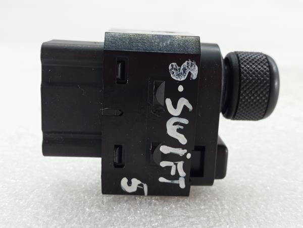 Botão / interruptor electromecânico / relé SUZUKI Swift V (RZ, AZ) Imagem-1