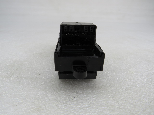 Comando / botão / interruptor vidros frente esquerdo SUZUKI Swift V (RZ, AZ) Imagem-4