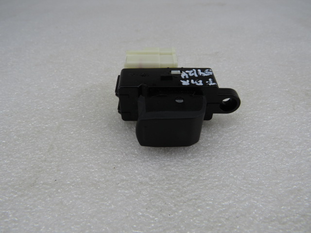 Comando / interruttore alzacristallo posteriore destro SUZUKI Swift V (RZ, AZ)