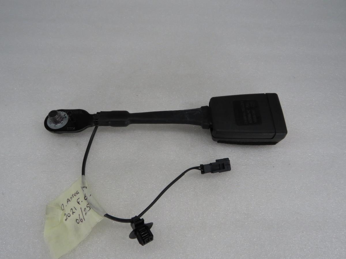 Left front seatbelt pretensioner OPEL Astra K Sports Tourer Imagem-1
