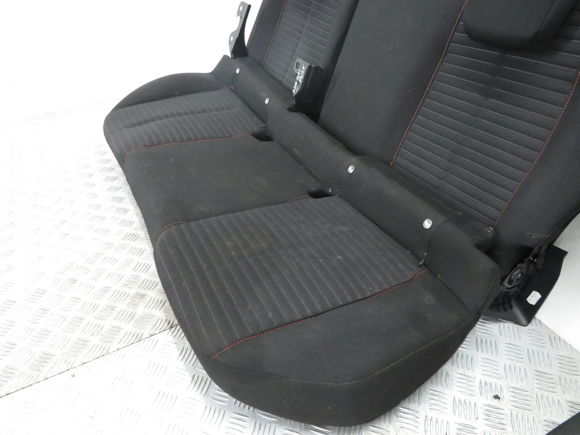 Conjunto de bancos PEUGEOT 208 II Imagem-3