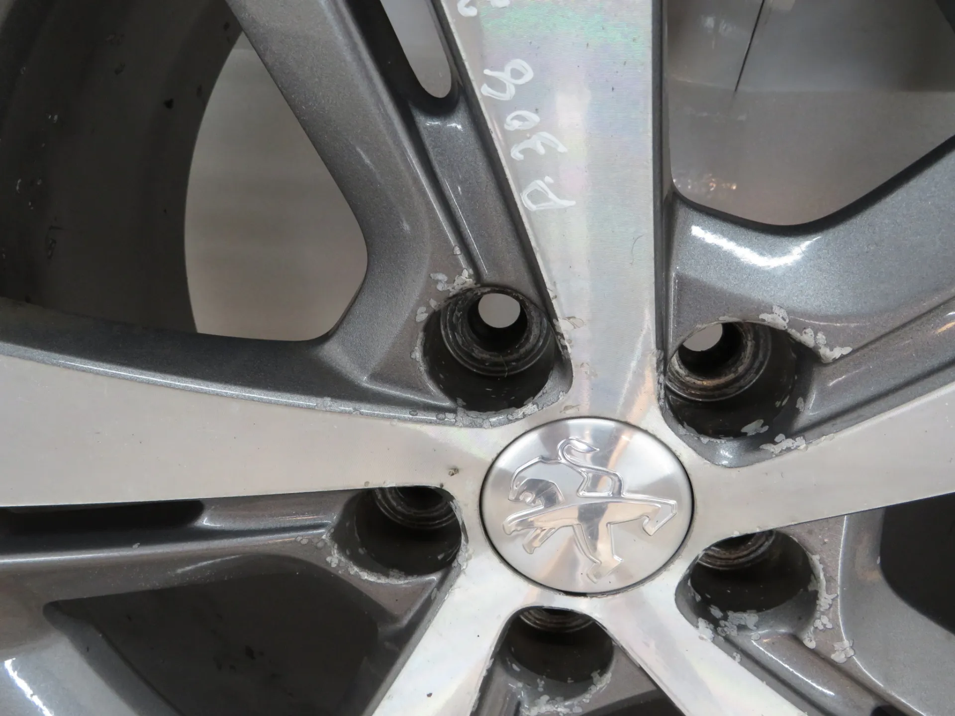 Conjunto de jantes PEUGEOT 308 SW II Imagem-4