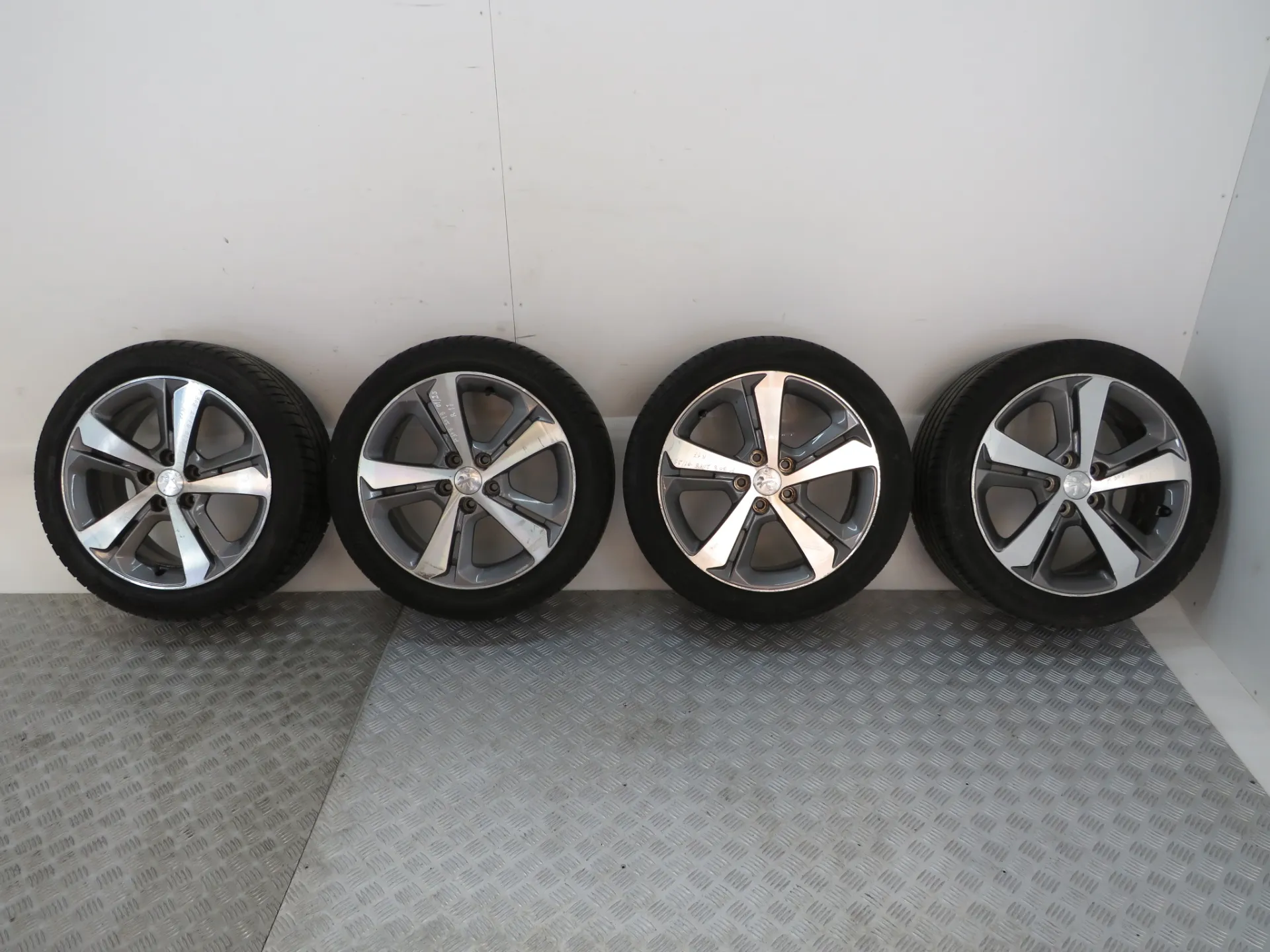 Conjunto de jantes PEUGEOT 308 SW II