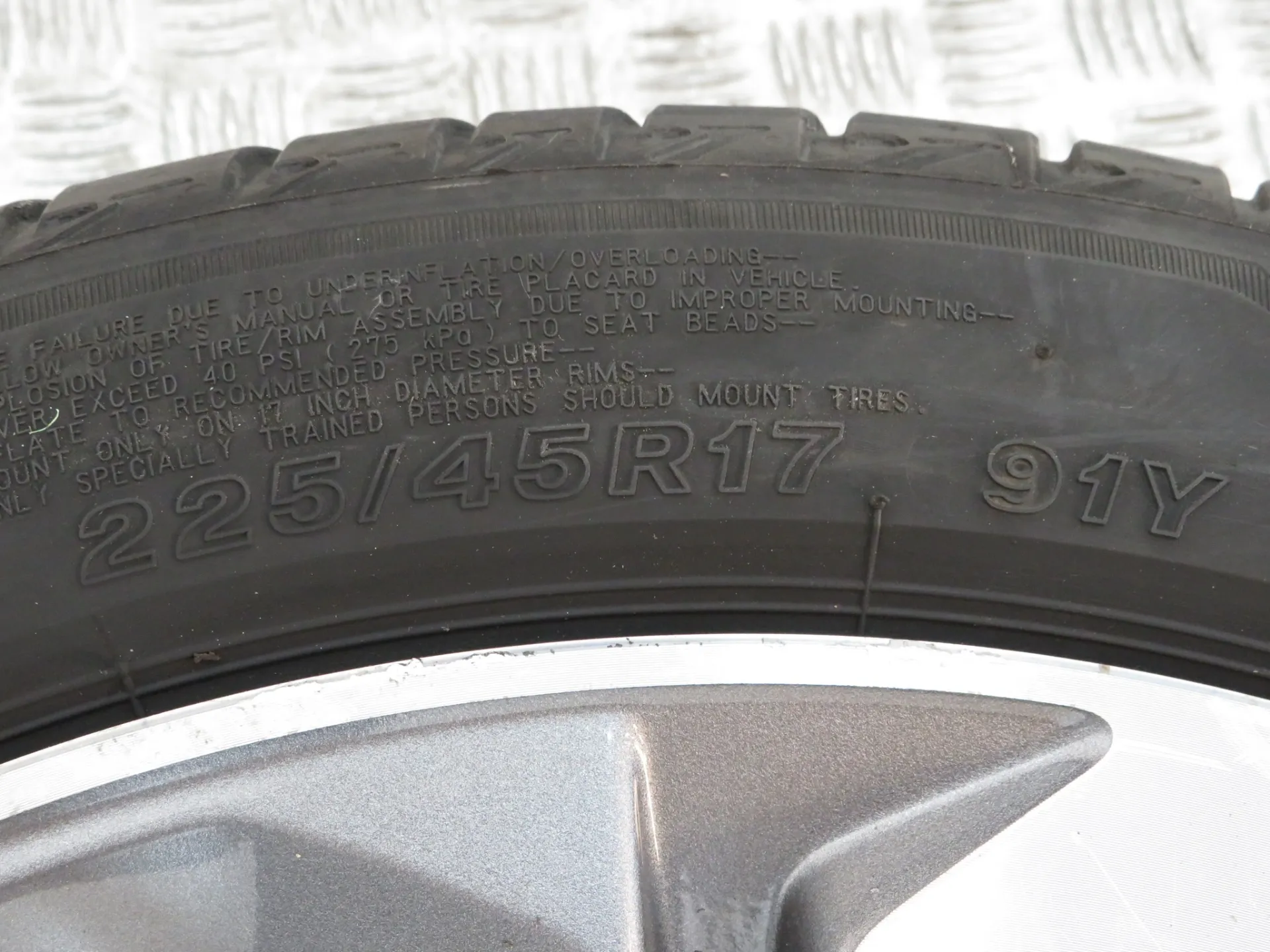 Conjunto de jantes PEUGEOT 308 SW II Imagem-12