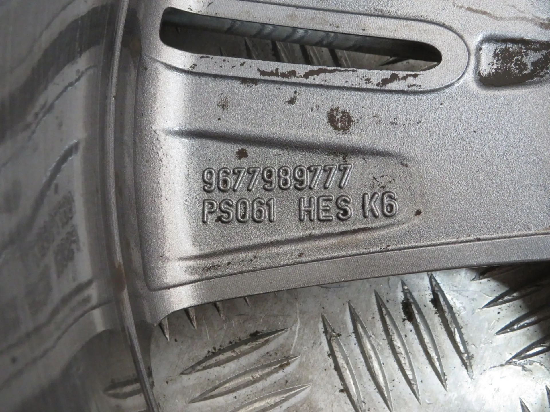 Conjunto de jantes PEUGEOT 308 SW II Imagem-10