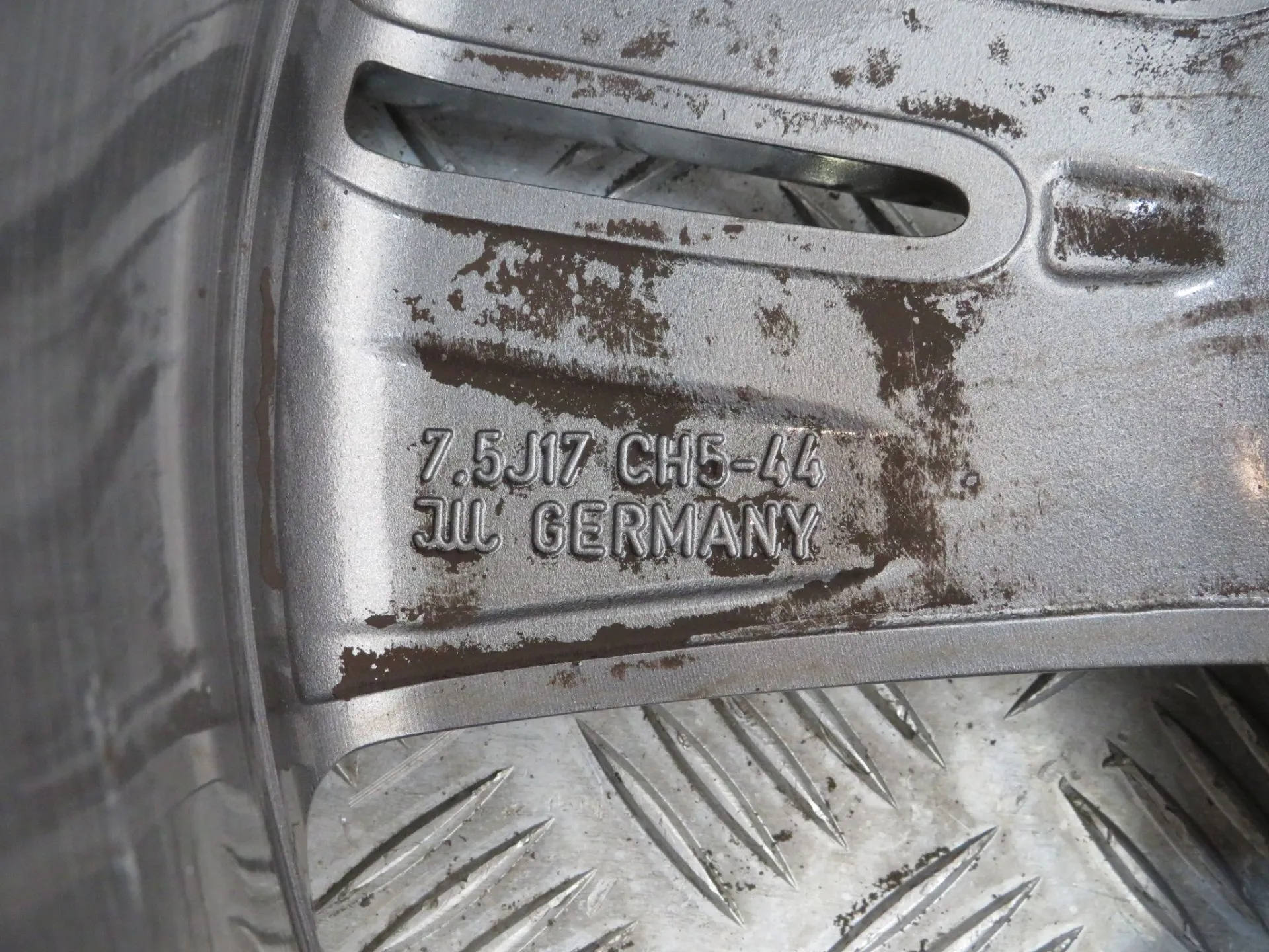 Conjunto de jantes PEUGEOT 308 SW II Imagem-11