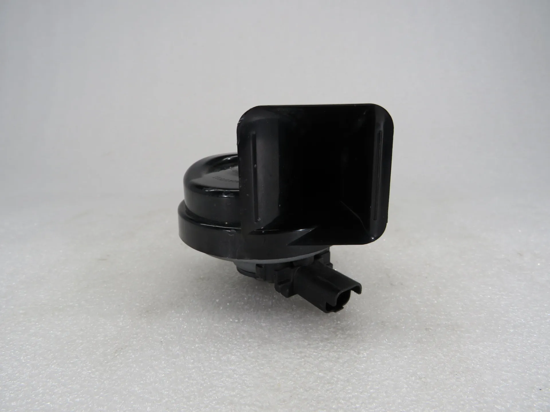 Horn PEUGEOT 208 II Imagem-1